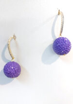 Σκουλαρίκια κρεμαστά χειροποίητα από ορείχαλκο επιχρυσωμένο με ζιργκόν και μωβ πέτρα με στρας  S2355 - Image 2